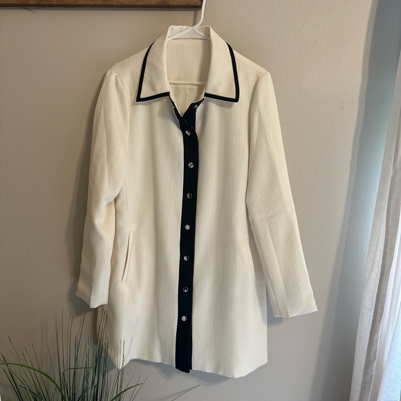 SOLD✨ White / ivory button down women’s jacket large - Picture 8 of 8